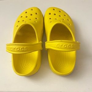 Used unisex Crocs